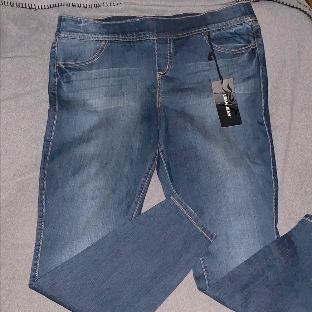👖 1R Torrid Lean Jeans